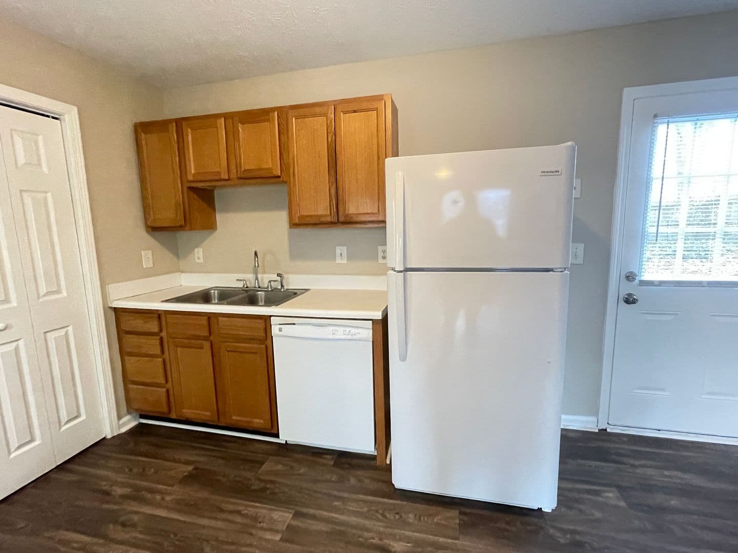 Villa Rica Apartment: 209 E Wilson St