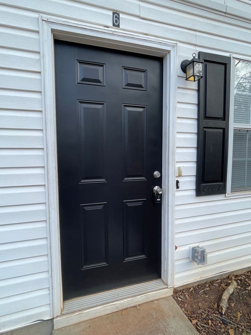 Villa Rica Apartment: 209 E Wilson St