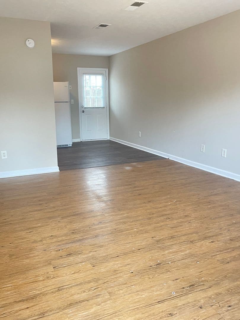 Villa Rica Apartment: 209 E Wilson St