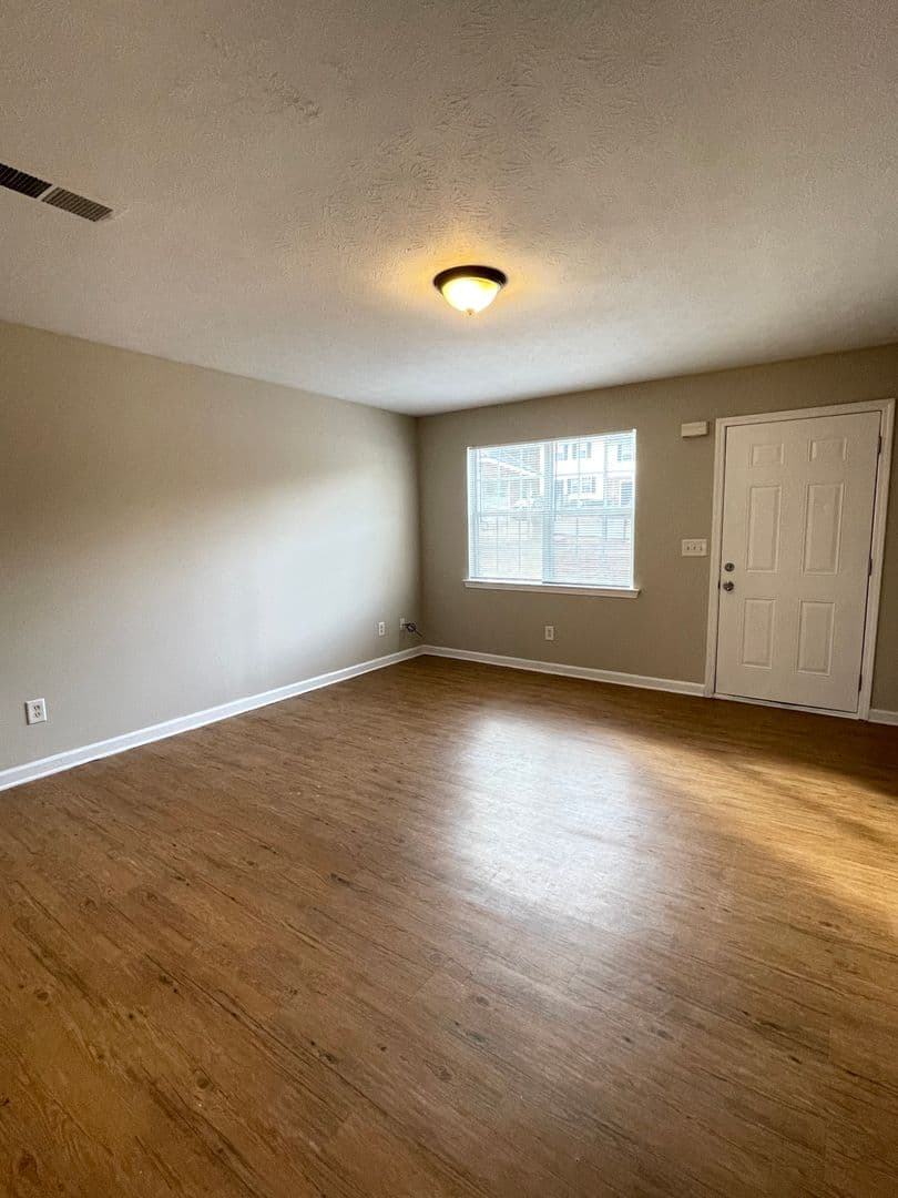 Villa Rica Apartment: 209 E Wilson St