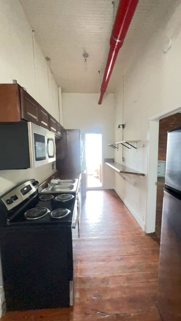 Carrollton Apartment: 207-208 Adamson Square