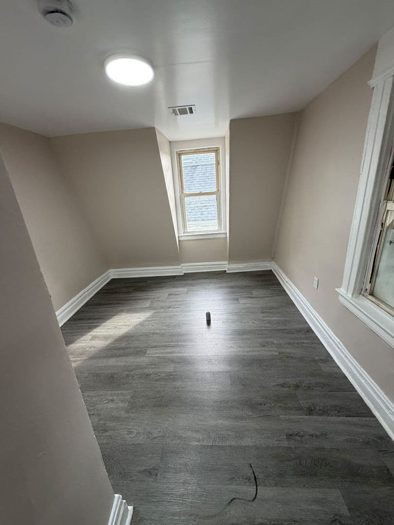 Irvington Apartment: 391 Myrtle Ave