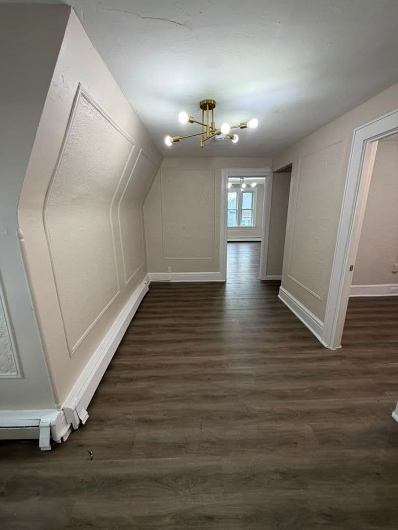 Newark Apartment: 224 N 9th St