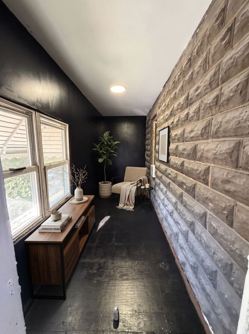 Newark Apartment: 364 Peshine Ave