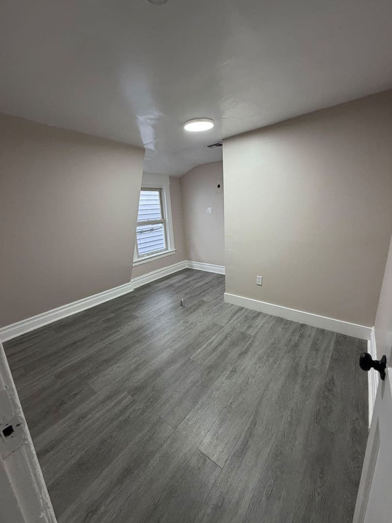 Irvington Apartment: 391 Myrtle Ave