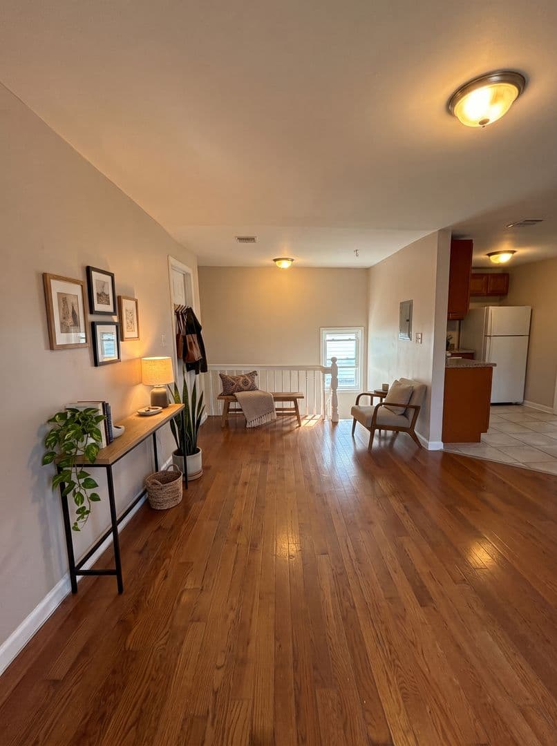 Newark Apartment: 116 S 7th St