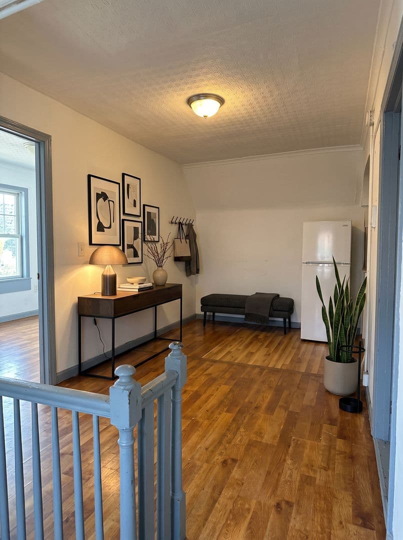 Newark Apartment: 349 Ridgewood Ave