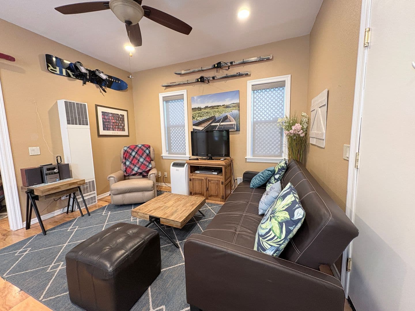 Bishop House: 324 McLaren Dr