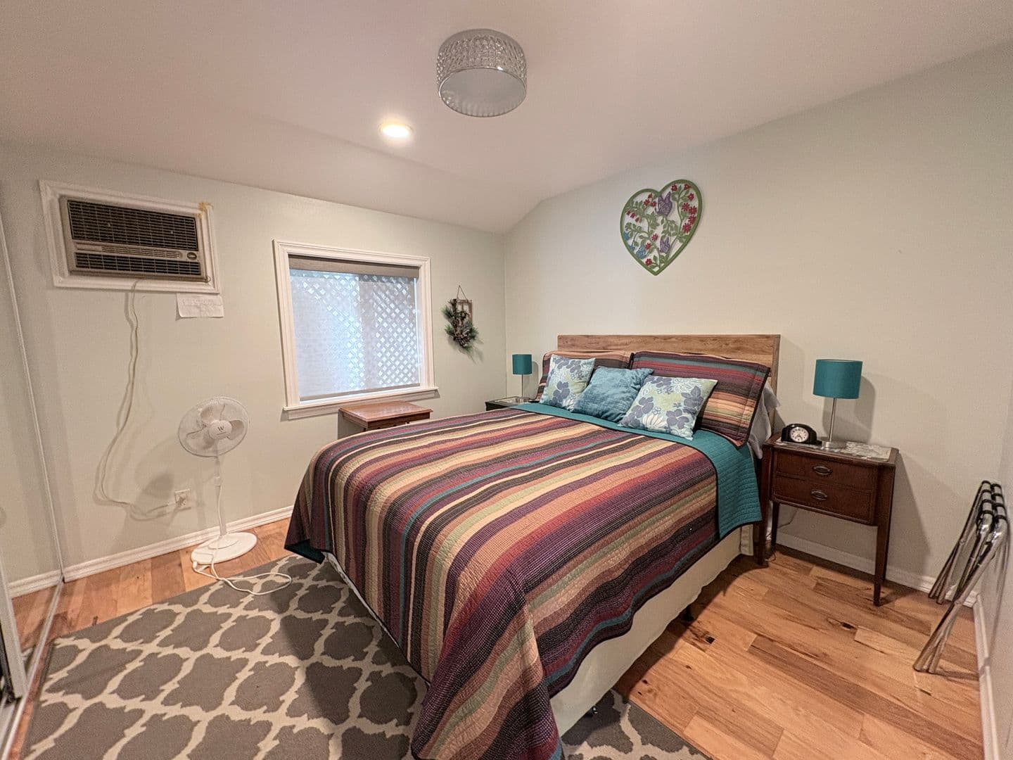 Bishop House: 324 McLaren Dr