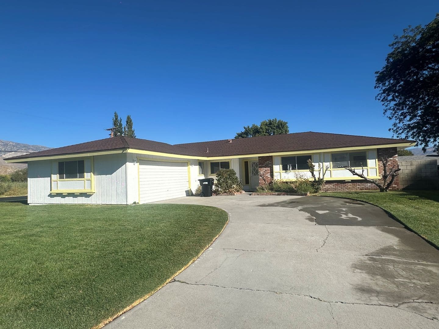 Big Pine House: 202 Terrace Dr.