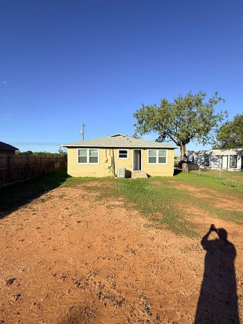 Abilene House: 2399 Old Anson Rd.