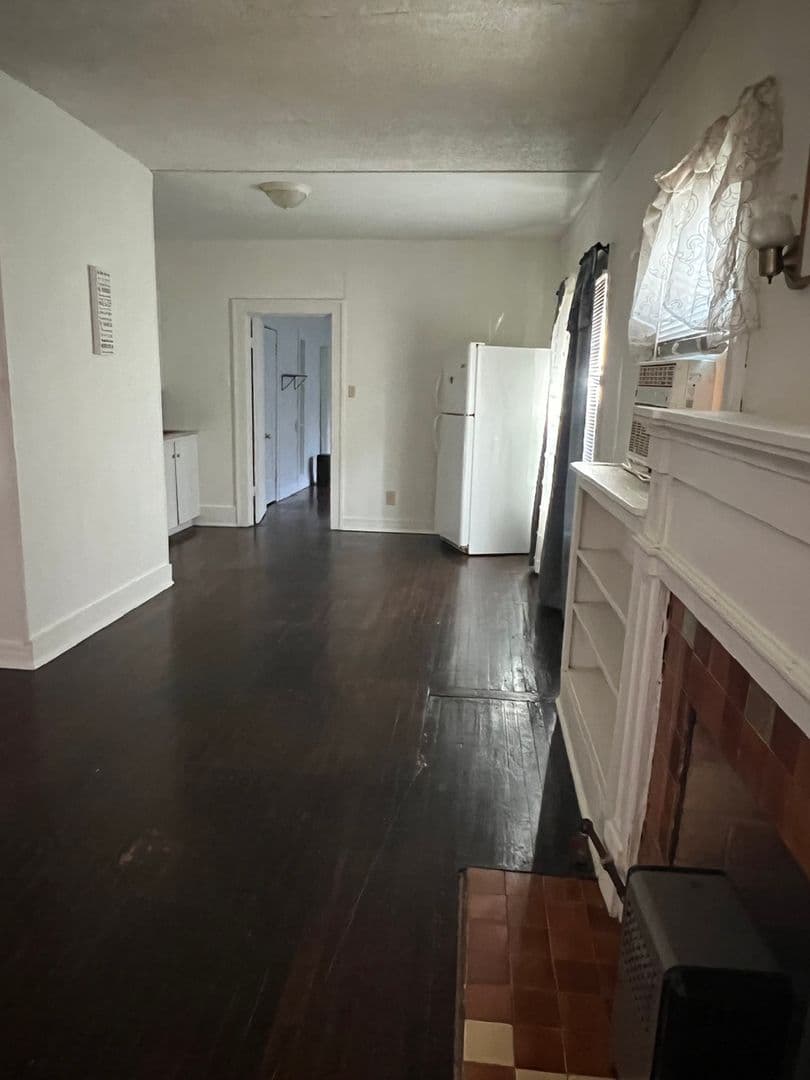 Abilene House: 882 Hickory St.-  North