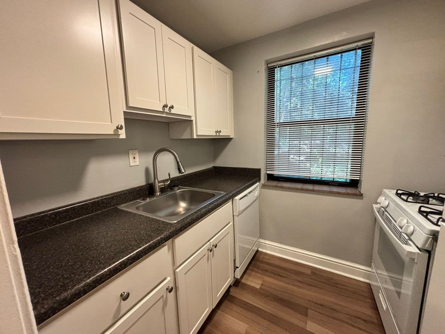 Pittsburgh Apartment: Royal Garden Apartments