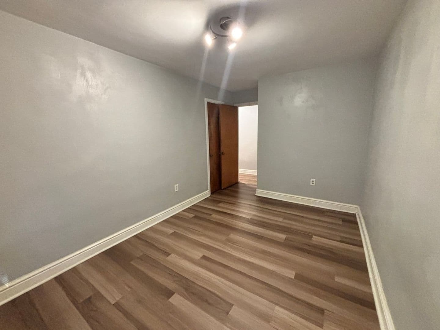 Pittsburgh Apartment: Royal Garden Apartments