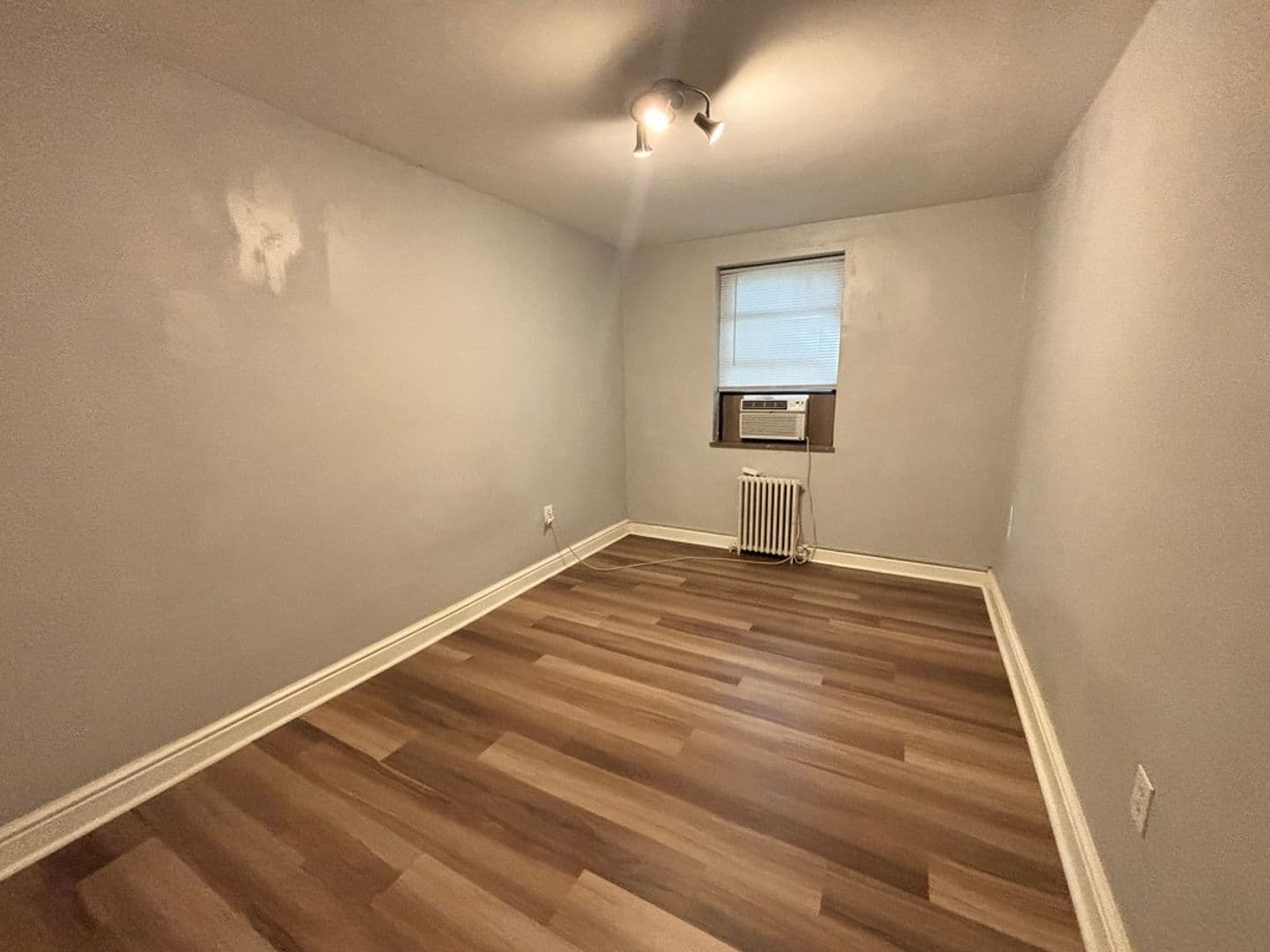 Pittsburgh Apartment: Royal Garden Apartments