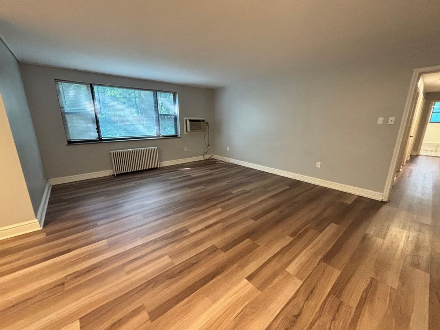 Pittsburgh Apartment: Royal Garden Apartments