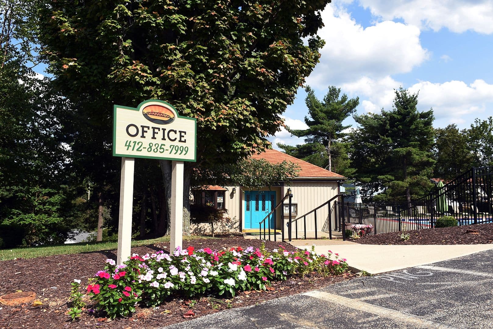 Bethel Park Apartment: Highfield Crossing Apartments