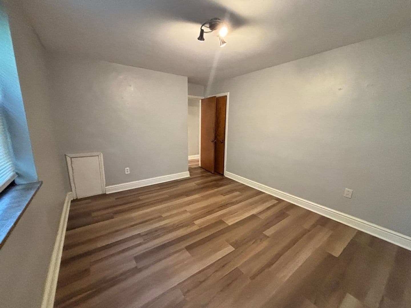 Pittsburgh Apartment: Royal Garden Apartments