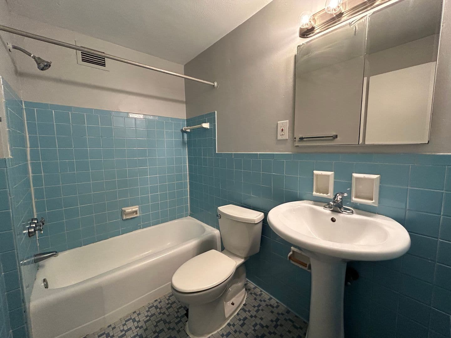 Pittsburgh Apartment: 600 South Highland Avenue