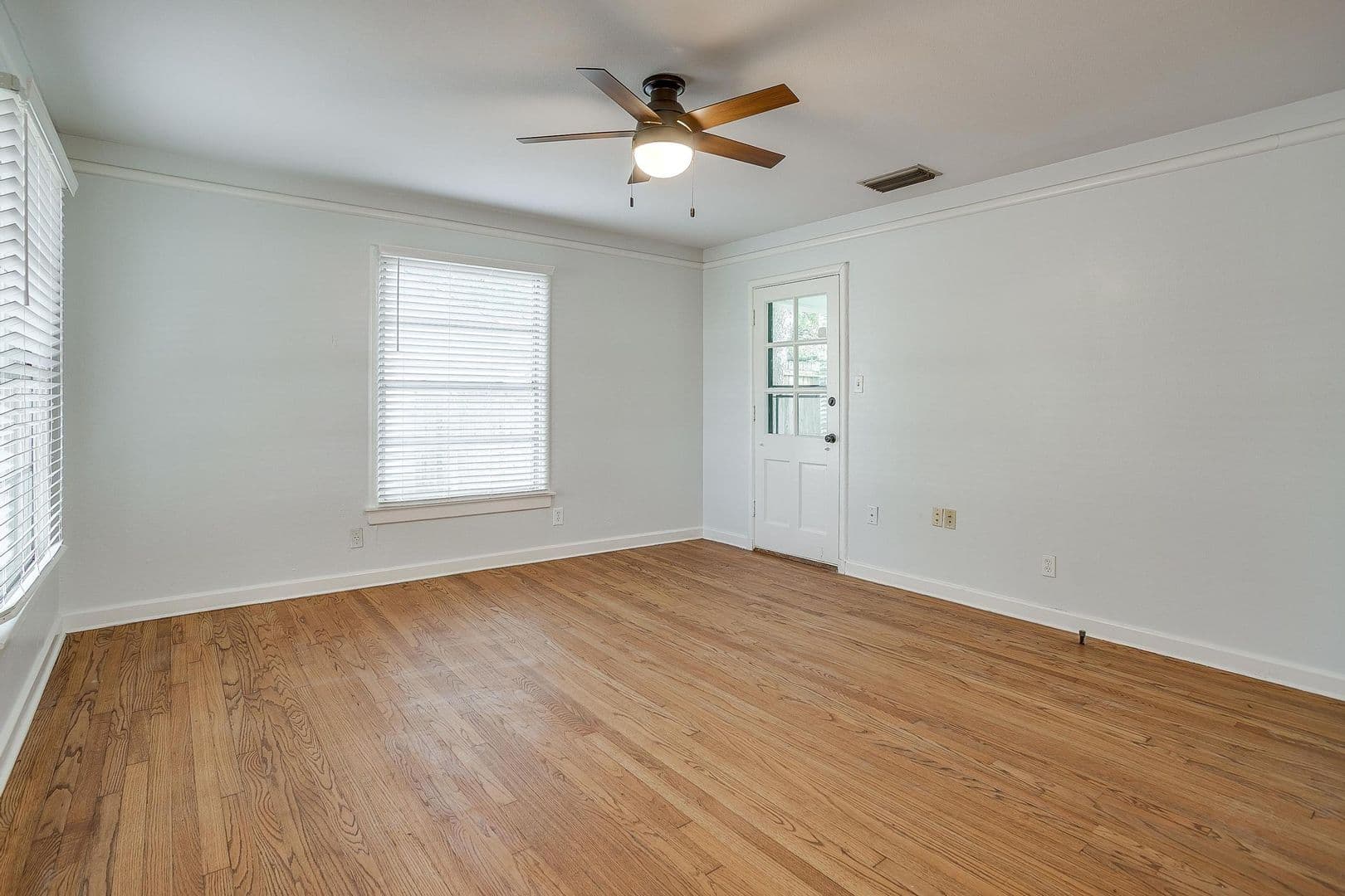 Fort Worth House: 3557 Suffolk Dr