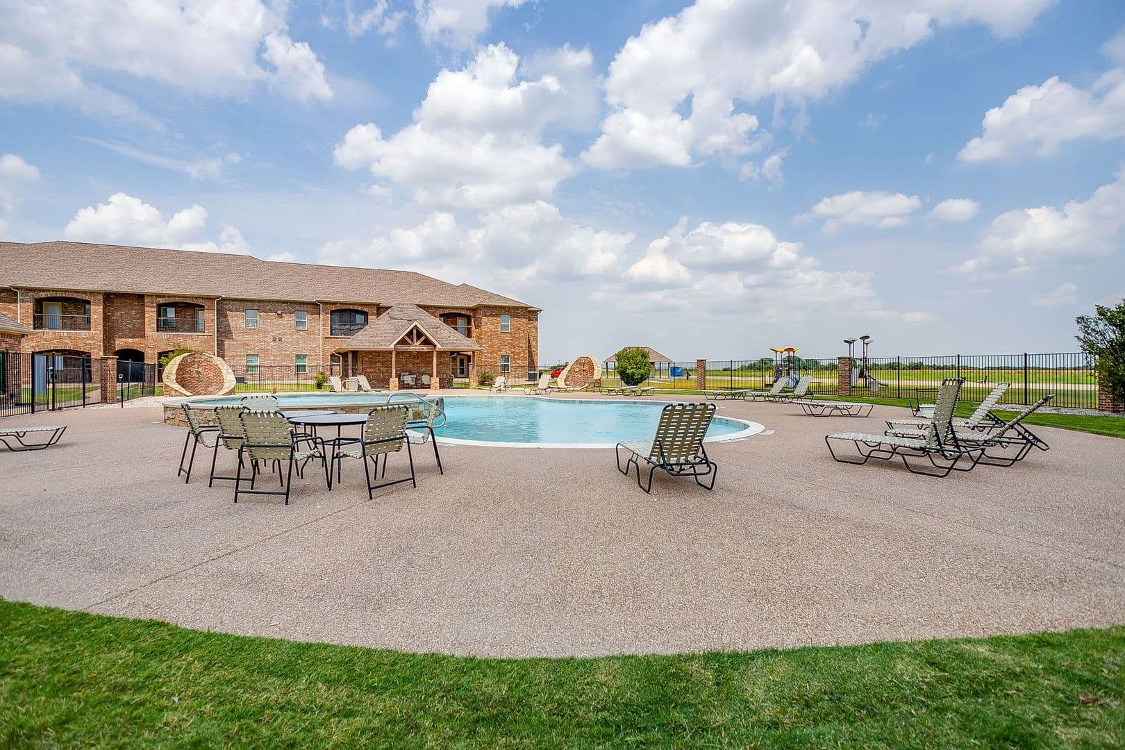 Alvarado Apartment: 301 County Rd 207