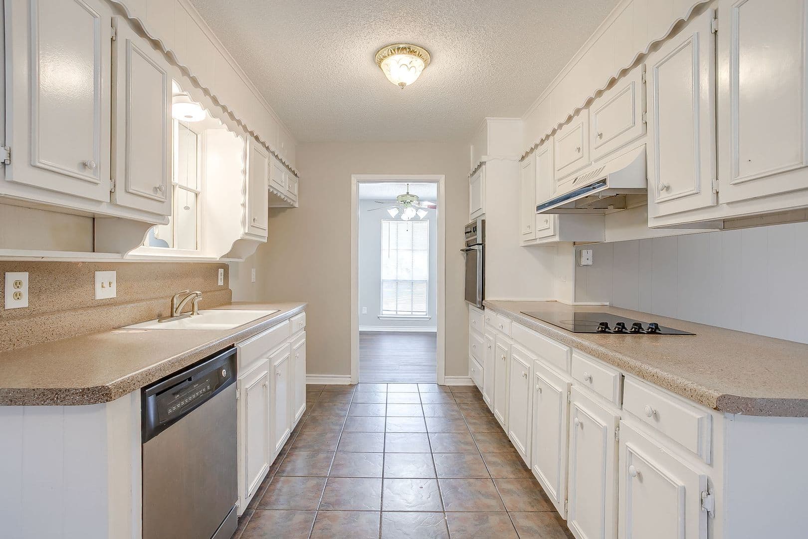 Fort Worth House: 6528 Winifred Dr