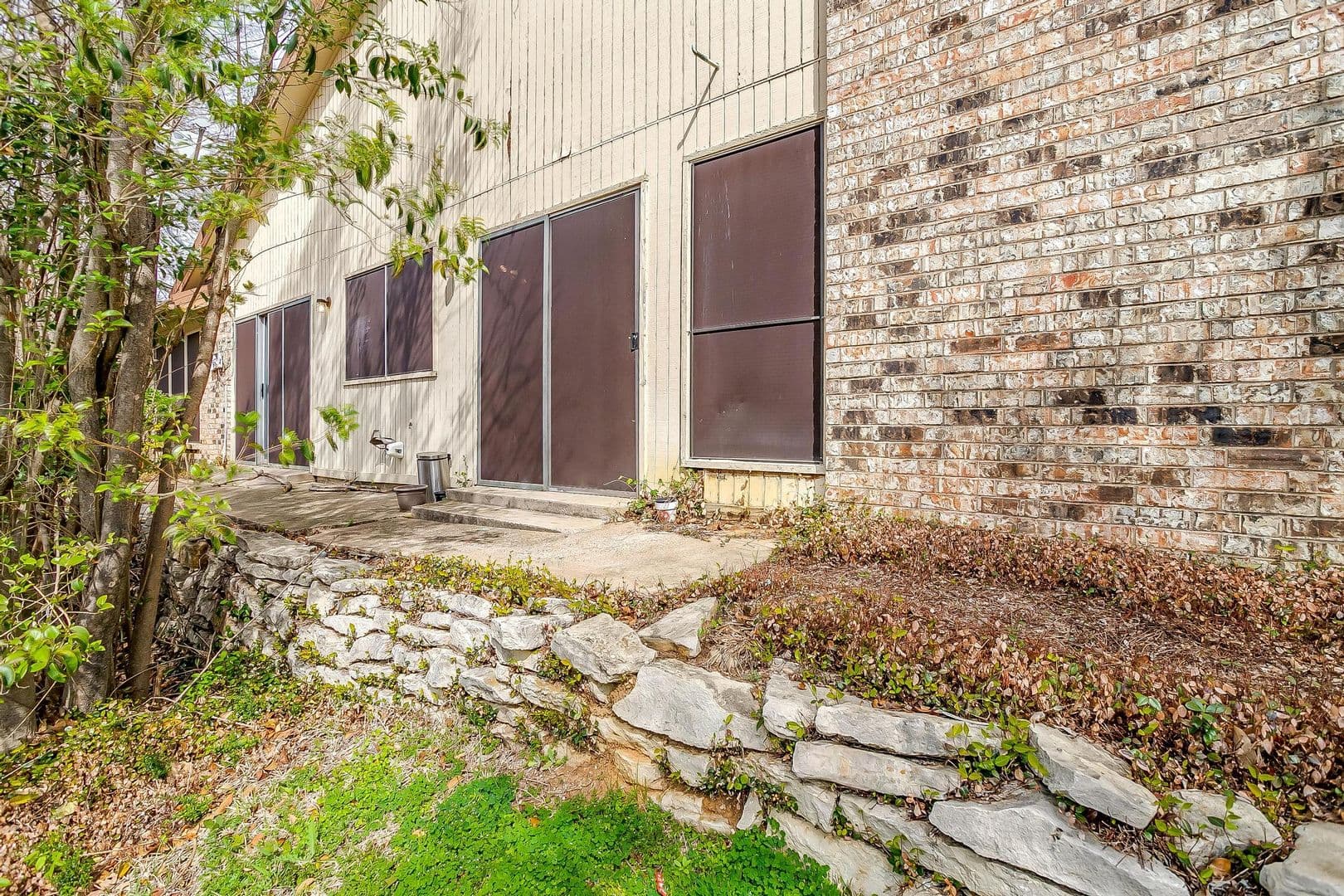 Fort Worth House: 5947 Chimney Wood Circle