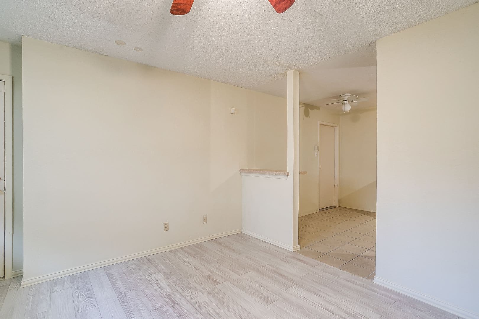 White Settlement House: 127 Allencrest Dr