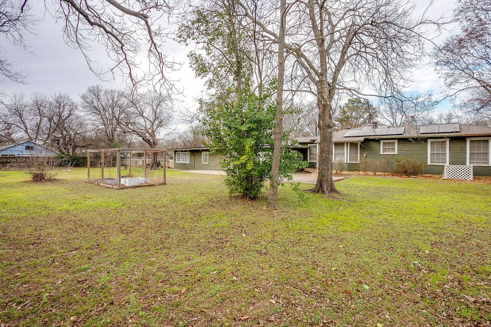 Cleburne House: 406 Bellevue Dr