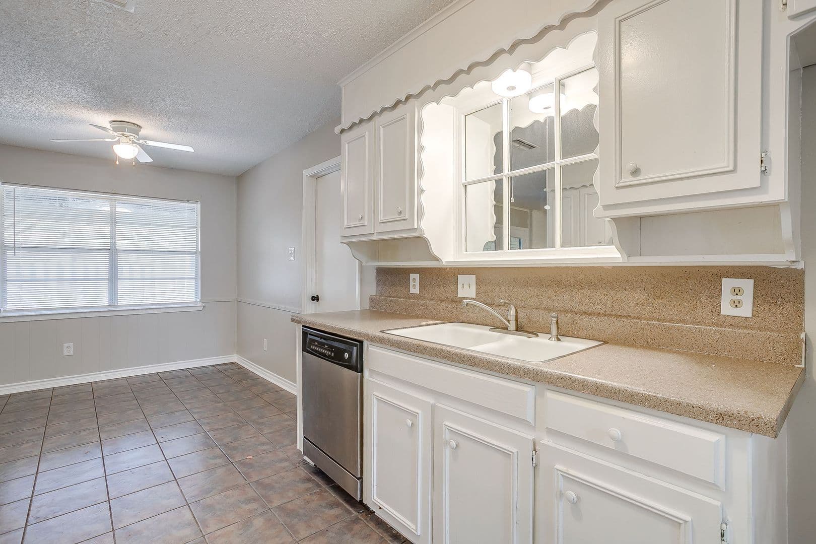 Fort Worth House: 6528 Winifred Dr
