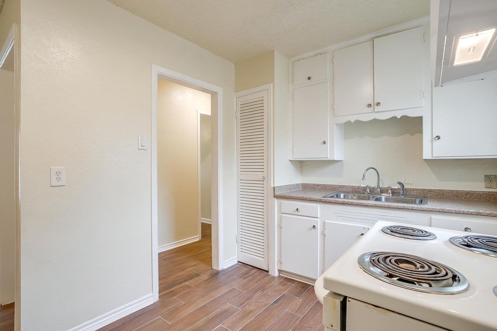 Fort Worth House: 3537 Half Moon Dr