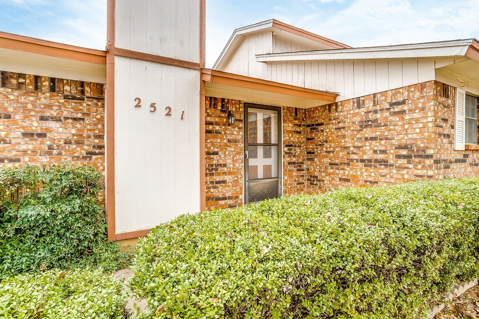 Arlington House: 2521 Indigo Ln
