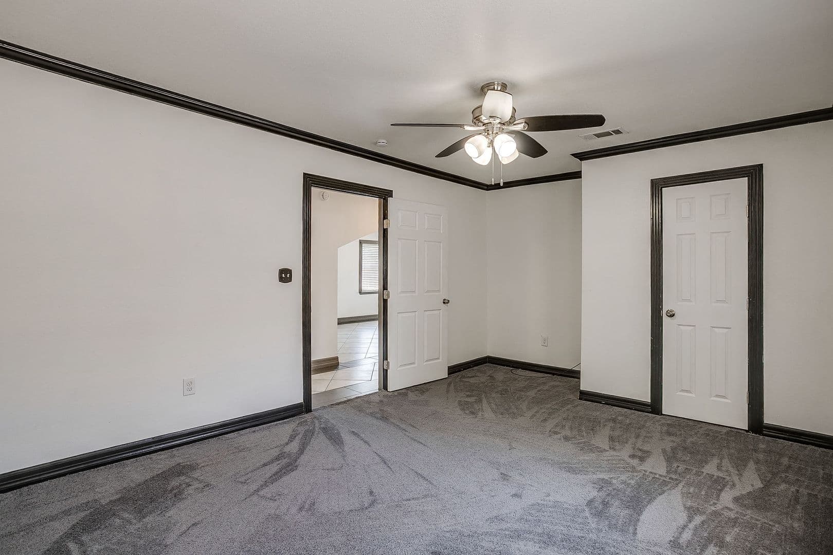 Fort Worth House: 3732 E 1st St
