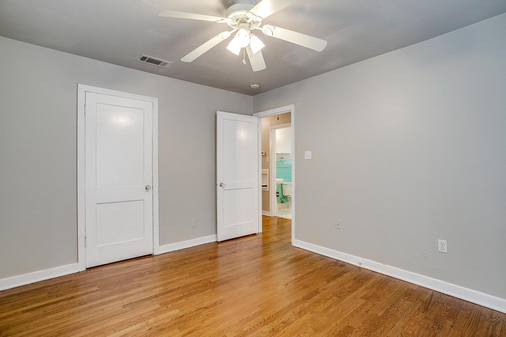 Fort Worth House: 3541 S Hills Ave