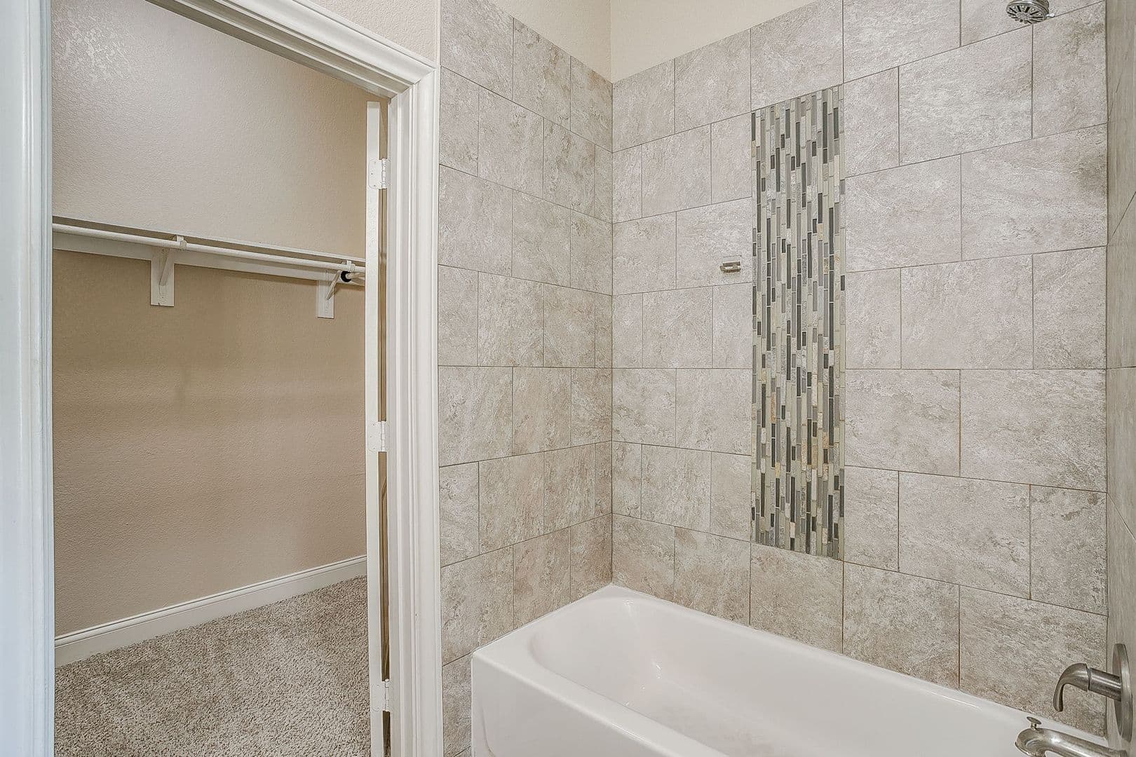 Alvarado Apartment: 301 County Rd 207