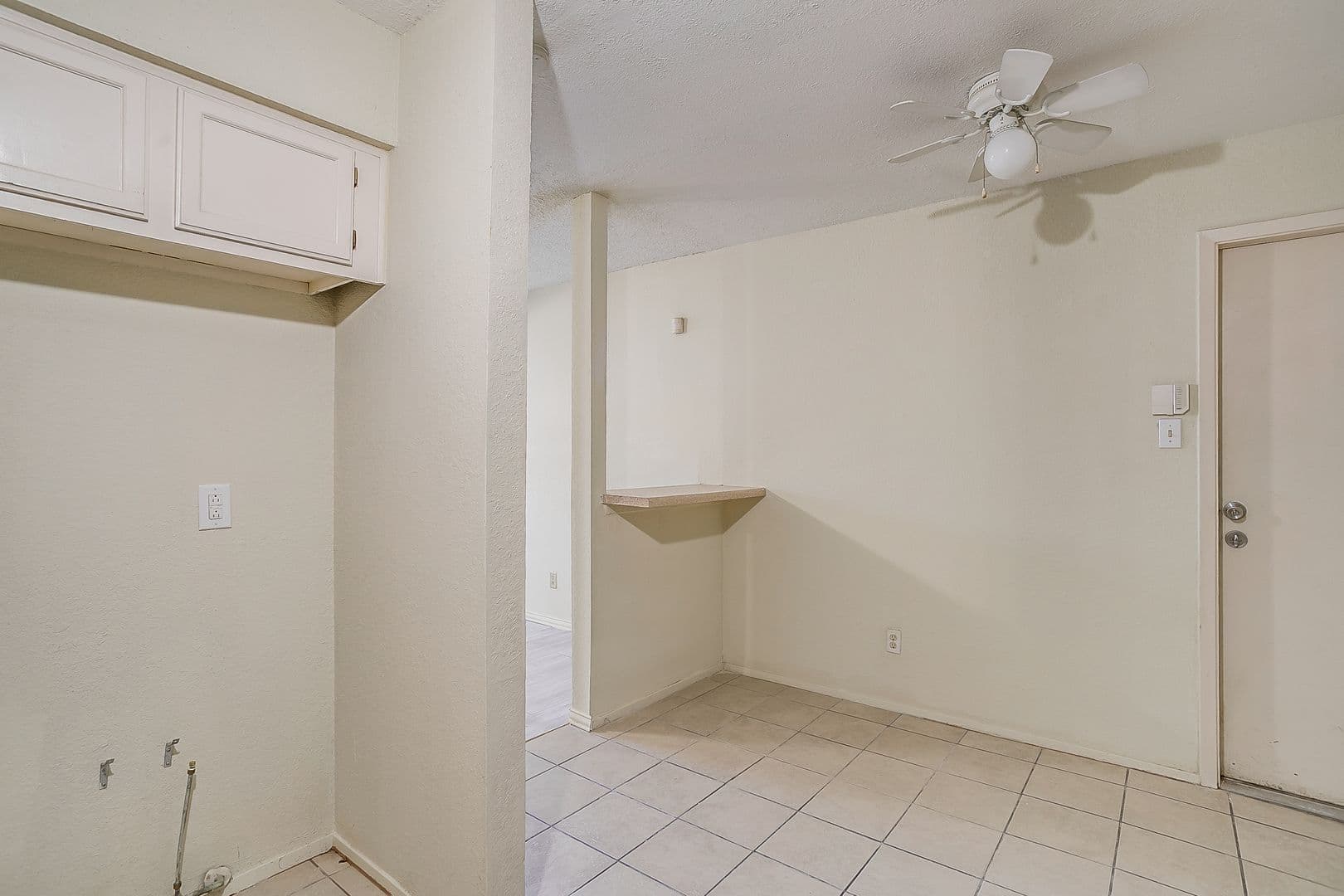 White Settlement House: 127 Allencrest Dr