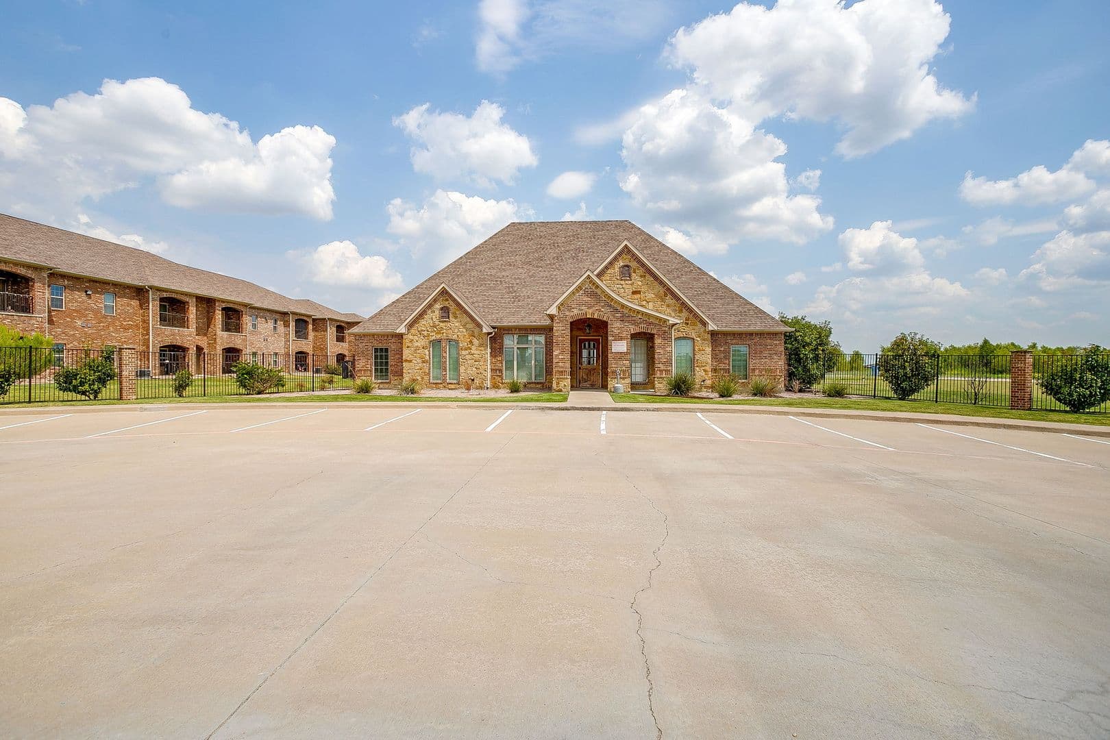 Alvarado Apartment: 301 County Rd 207