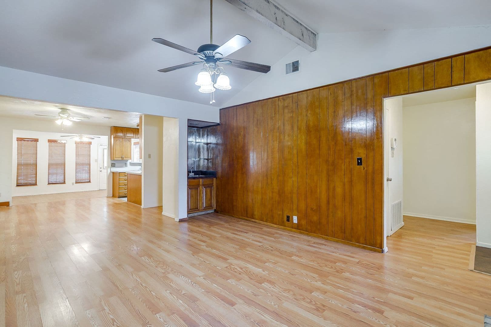 Fort Worth House: 3031 Las Vegas Trl