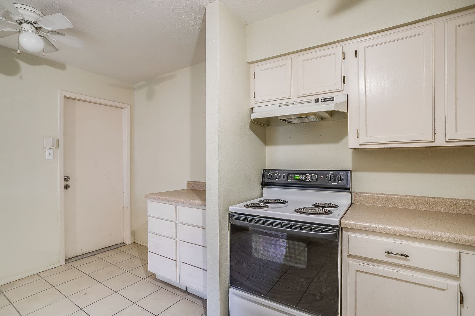 White Settlement House: 127 Allencrest Dr