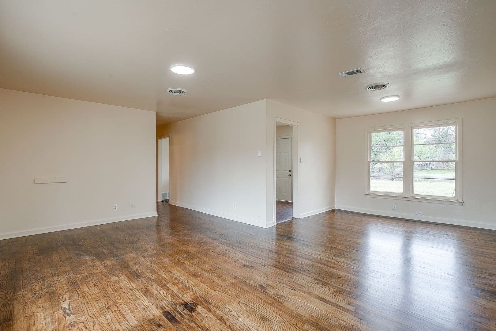 North Richland Hills House: 4315 Mackey Dr