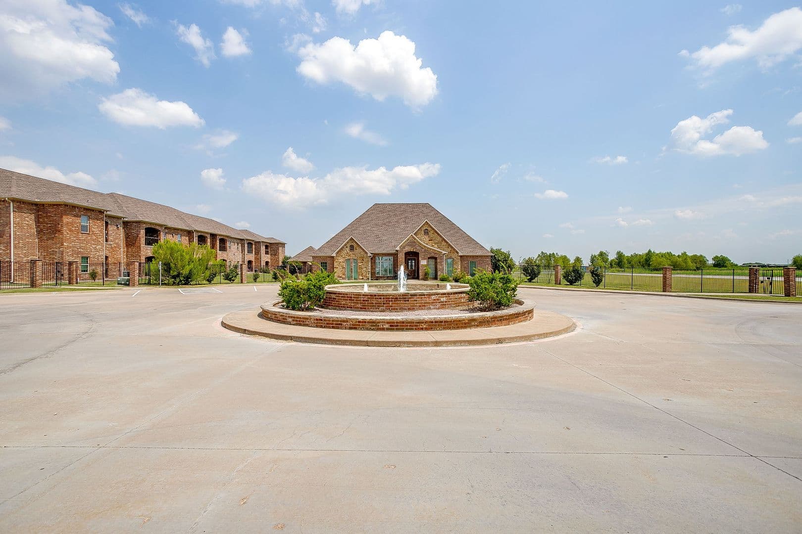Alvarado Apartment: 301 County Rd 207