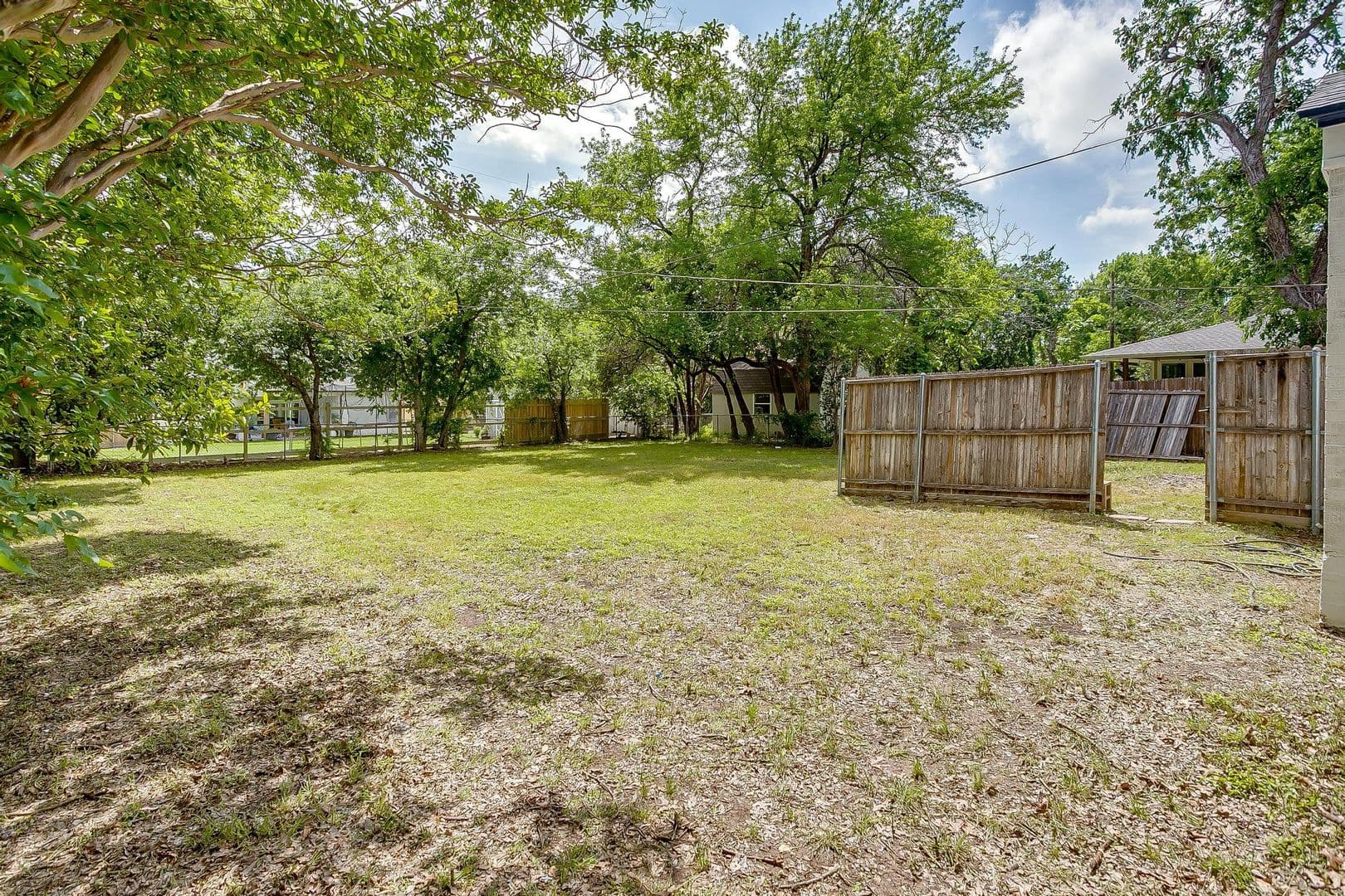 Fort Worth House: 3557 Suffolk Dr
