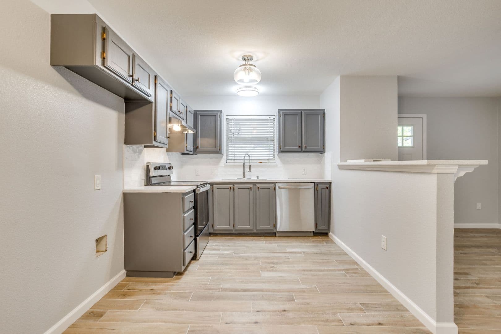 Fort Worth House: 2618 Bomar Ave