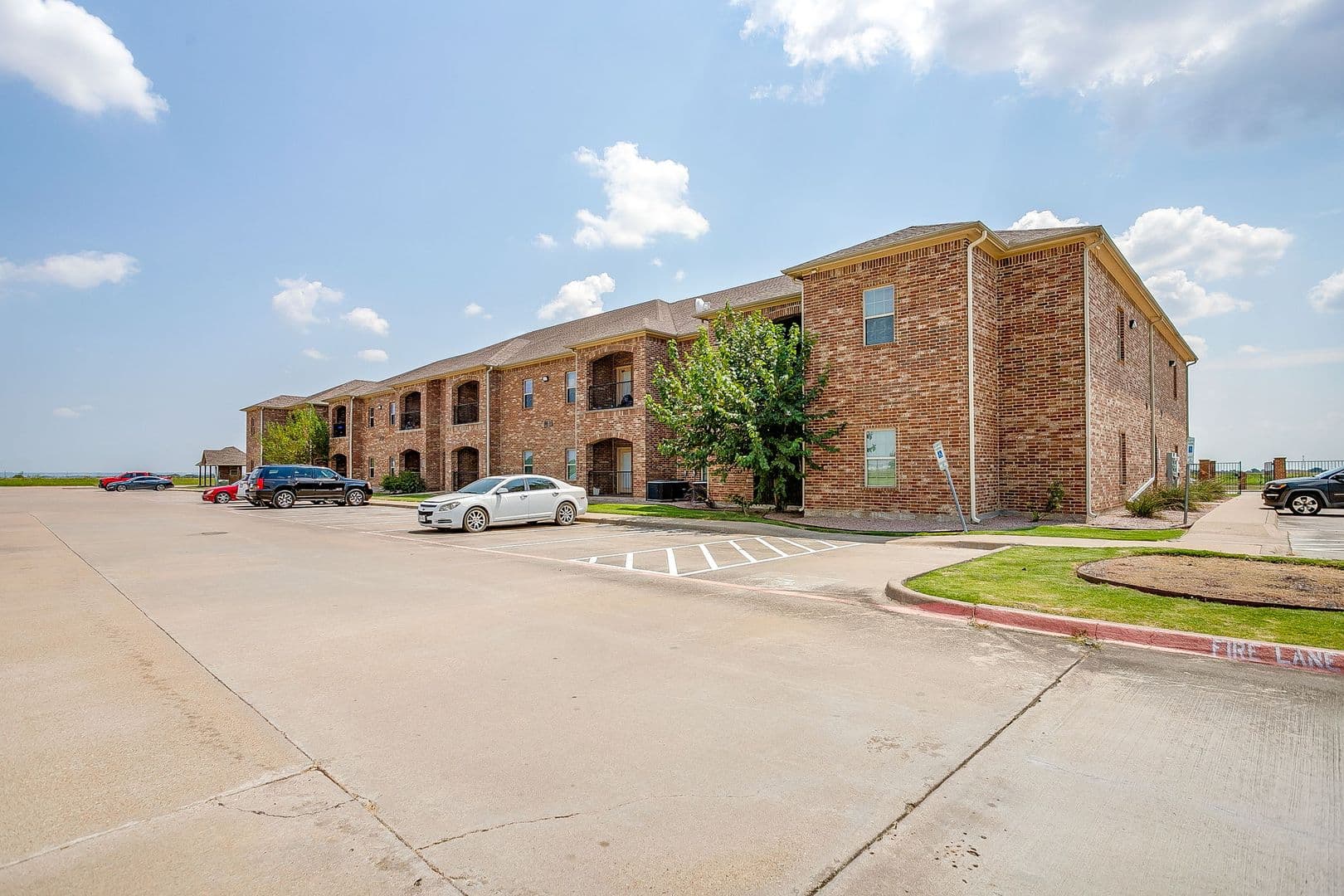 Alvarado Apartment: 301 County Rd 207