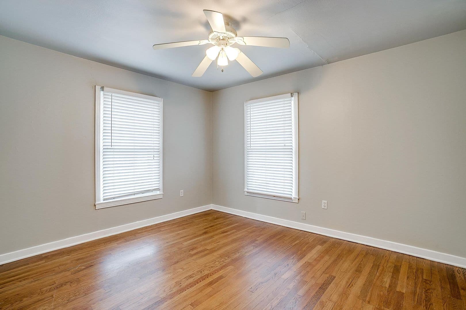 Fort Worth House: 3541 S Hills Ave