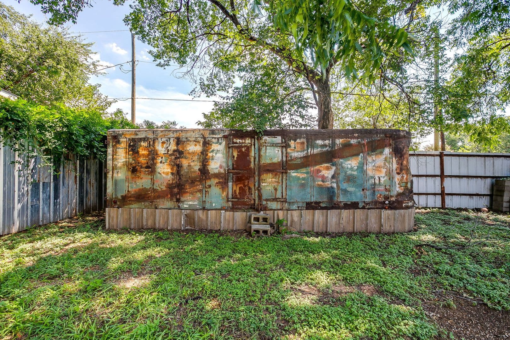 Fort Worth House: 3732 E 1st St