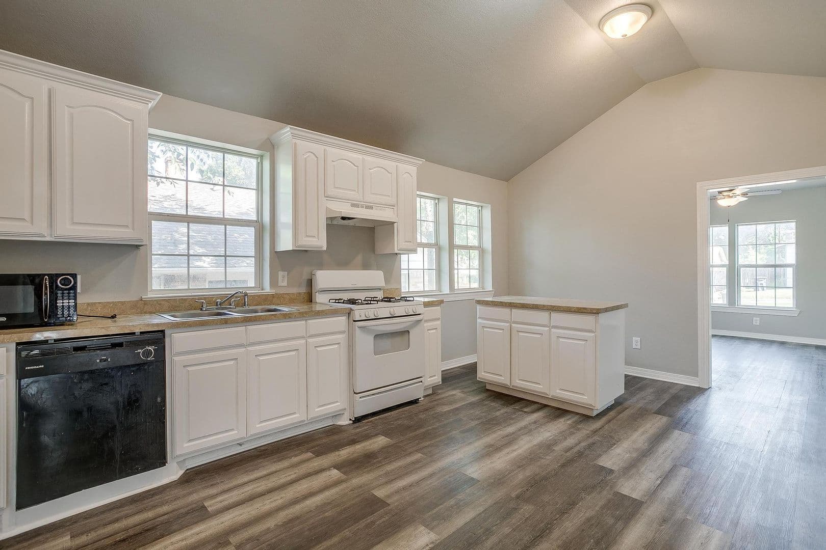Fort Worth House: 2620 Wilkinson Ave - 2620 Wilkinson Ave