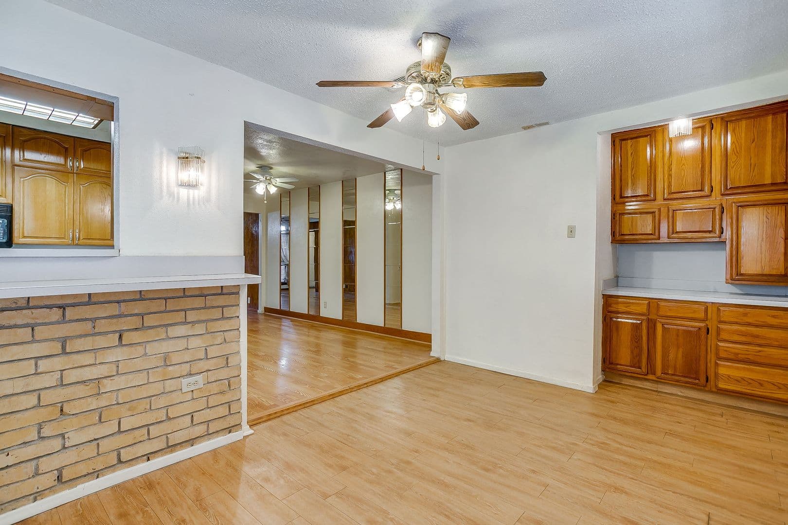 Fort Worth House: 3031 Las Vegas Trl