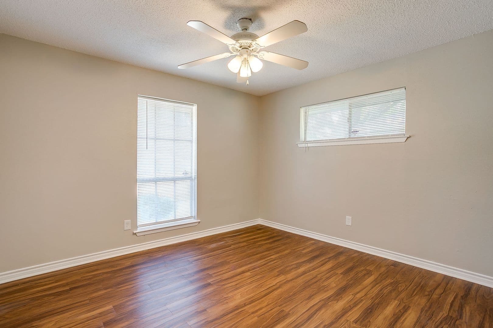 Fort Worth House: 6528 Winifred Dr