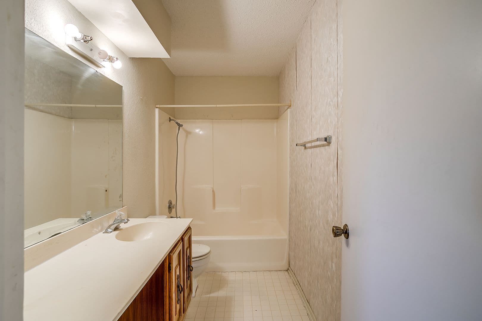 White Settlement House: 127 Allencrest Dr